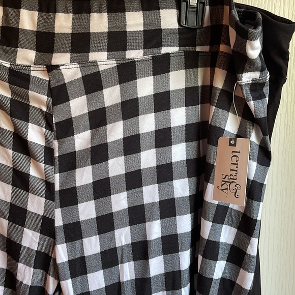 NWT TERRA & SKY 2 PIECE SET PRINT/BLACK BIKE/EXERCISE SHORTS 3X - Picture 3 of 5